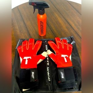Titan Goalkeeper Gloves, New, size 6, Elite Professional German goalie gloves